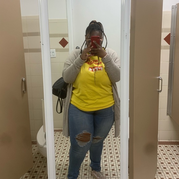 Meet your Posher, Lilian - Picture 1 of 1